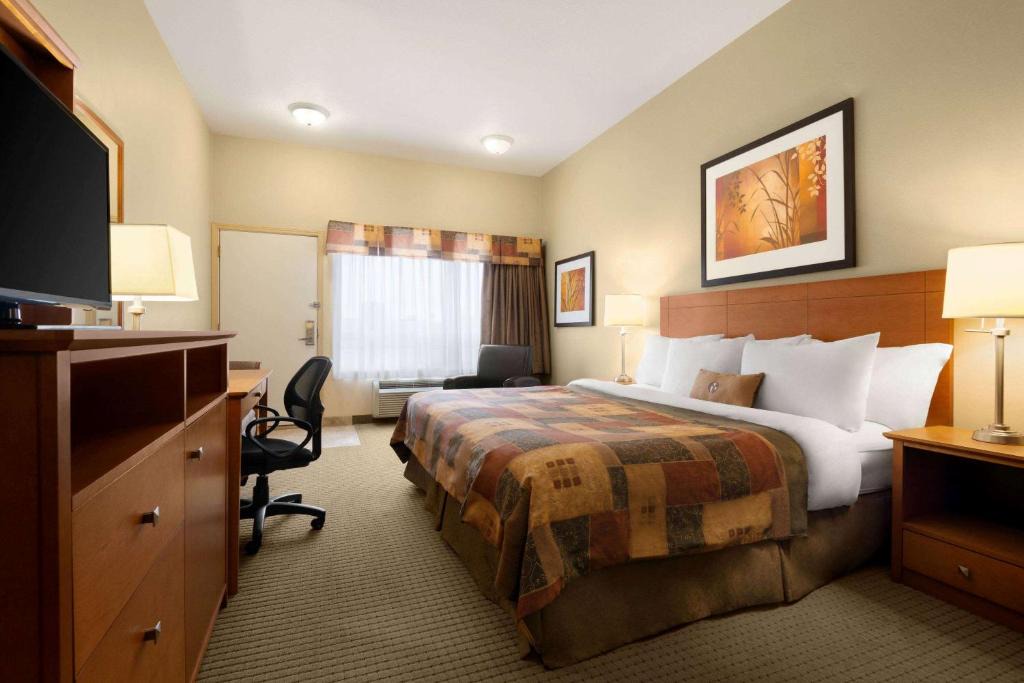 Drayton Valley Hotel | Ramada by Wyndham Drayton Valley