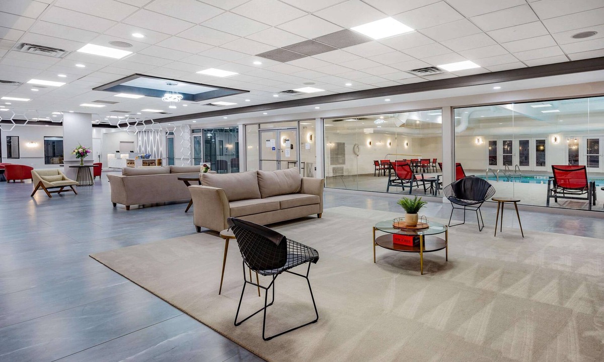 Windsor Locks Hotel | Ramada by Wyndham Hartford North/Bradley Airport