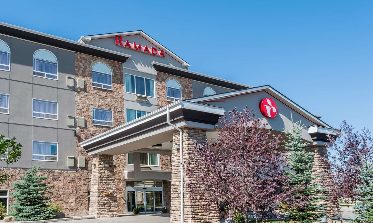 High River Hotel | Ramada by Wyndham High River