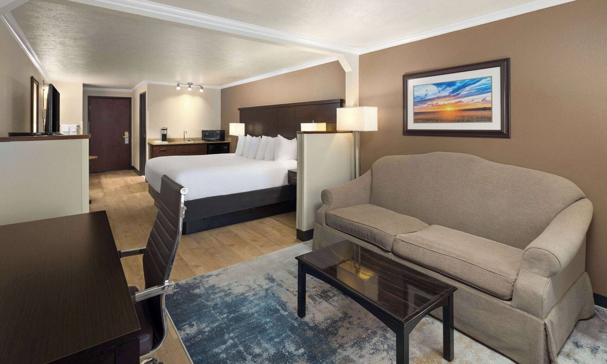 Moses Lake Hotel | Ramada by Wyndham Moses Lake
