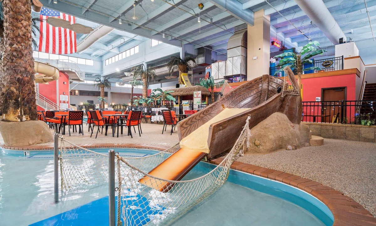 Sioux Falls Hotel | Ramada by Wyndham Sioux Falls Airport-Waterpark & Event Ctr