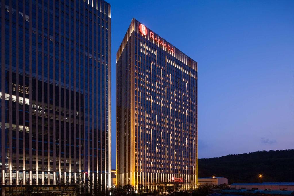 Lixia District Hotel | Ramada Jinan