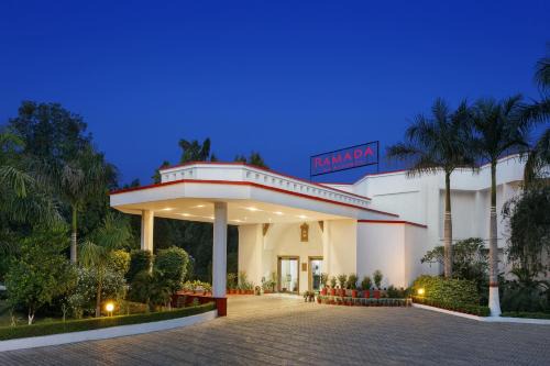Khajuraho Hotel | Ramada Khajuraho