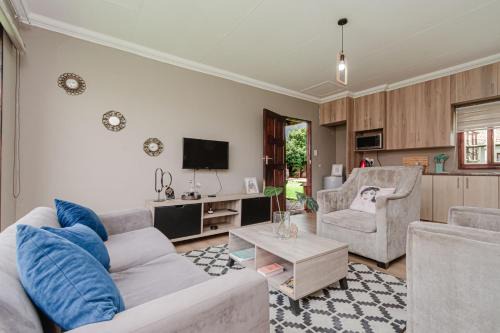 Henley on Klip Apartment | Rams Guest Suite- Private Furnished Home for Long Stays in Henley on Klip