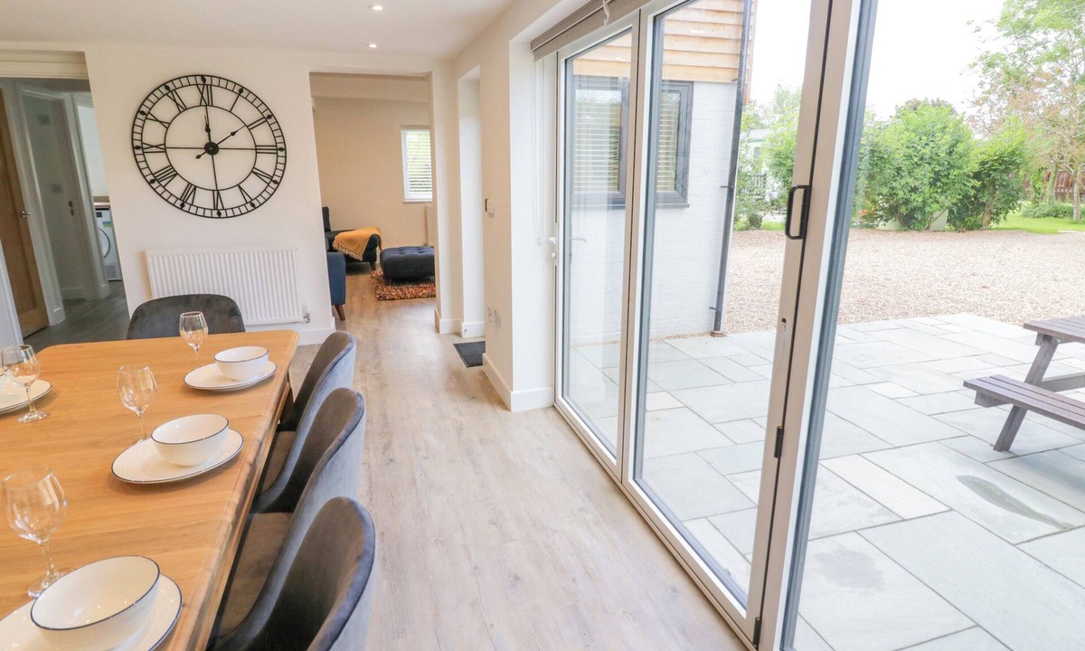 Cow Honeybourne Cottage | Ranch Cottage