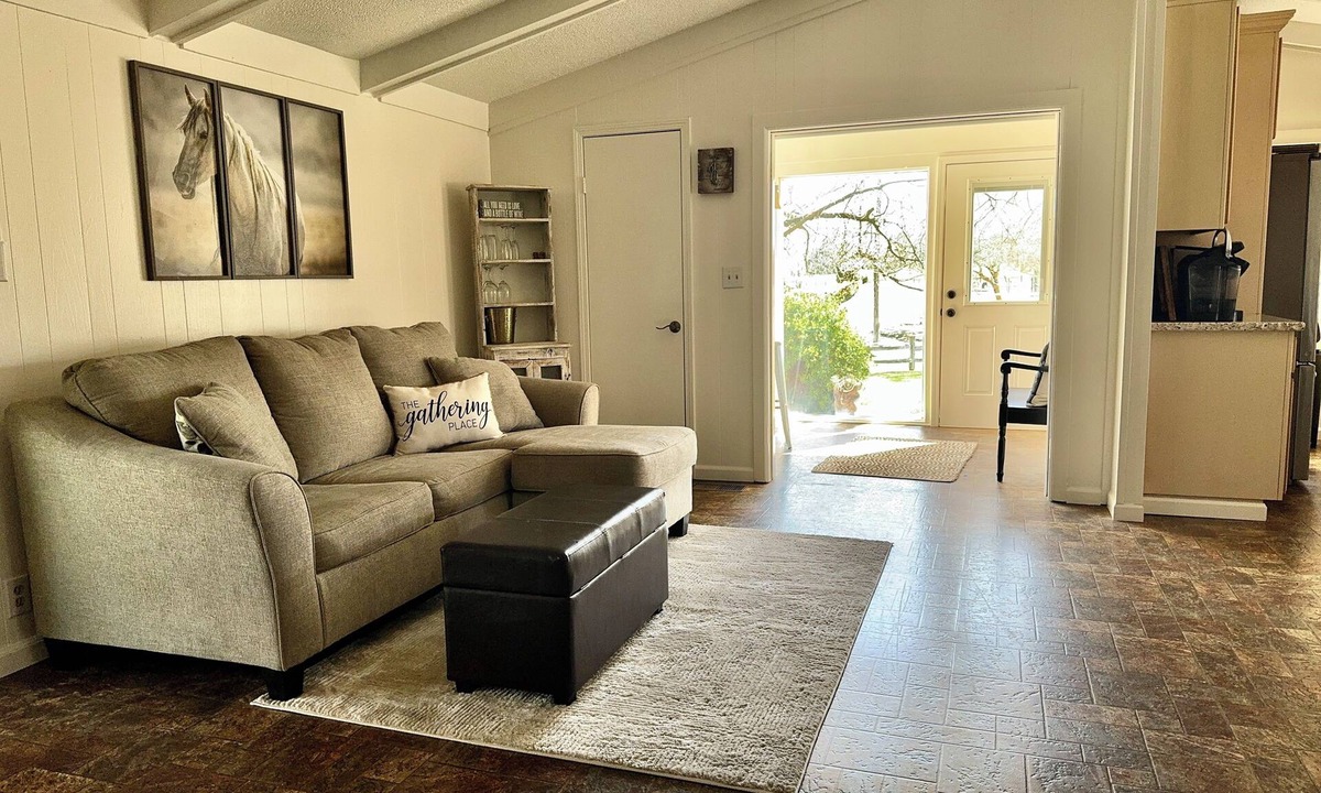 Jamestown House | Ranch Style Mountain Getaway