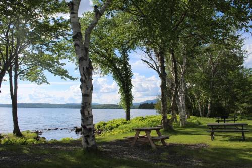 Rangeley House | ‘Rangeley Retreat’ Cabin-Style Home: Lake Access
