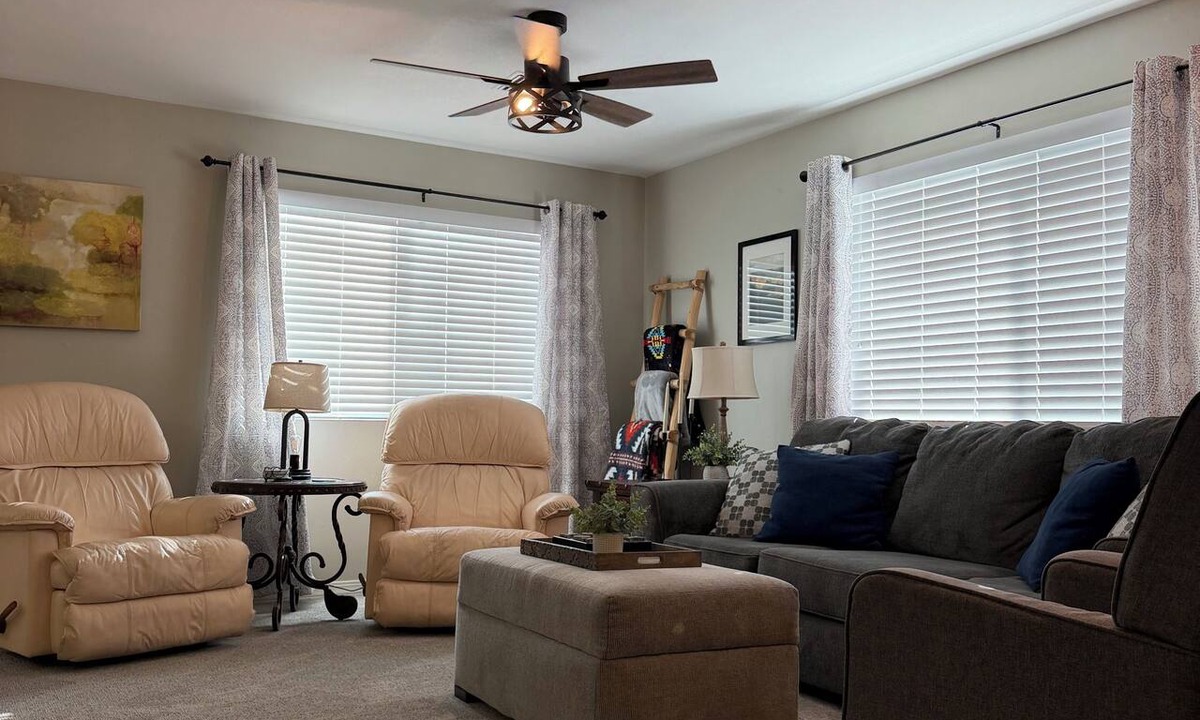 Meadview House | Rare-4 Bedroom House, Fam friendly, Meadview/Grand Canyon West/Skywalk/Lake Mead