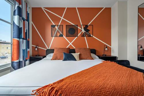 Kensington Bed & Breakfast | Rare Find, Double King Beds, Cozy and Vibrant