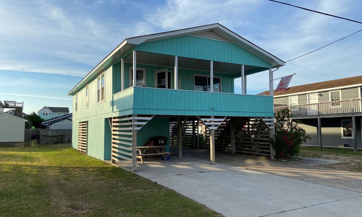 Colington Cottage | Rare Historic Beach Box on quiet street in heart of KDH! 2 min walk to beach!