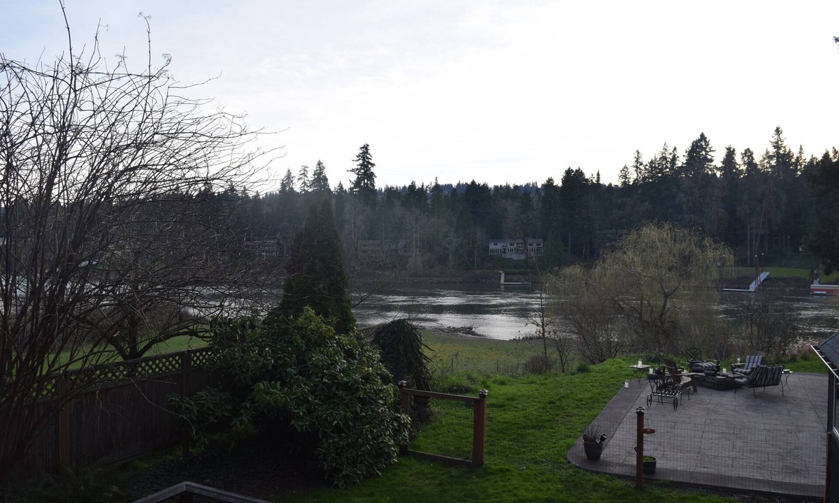 Concord House | Rare Riverside Retreat