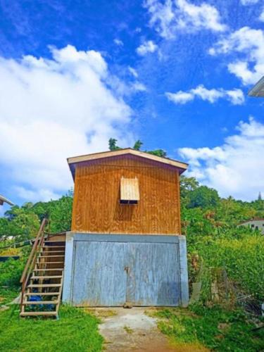 Bois d'Orange Other | Rasta Rustic Off Grid Cabin