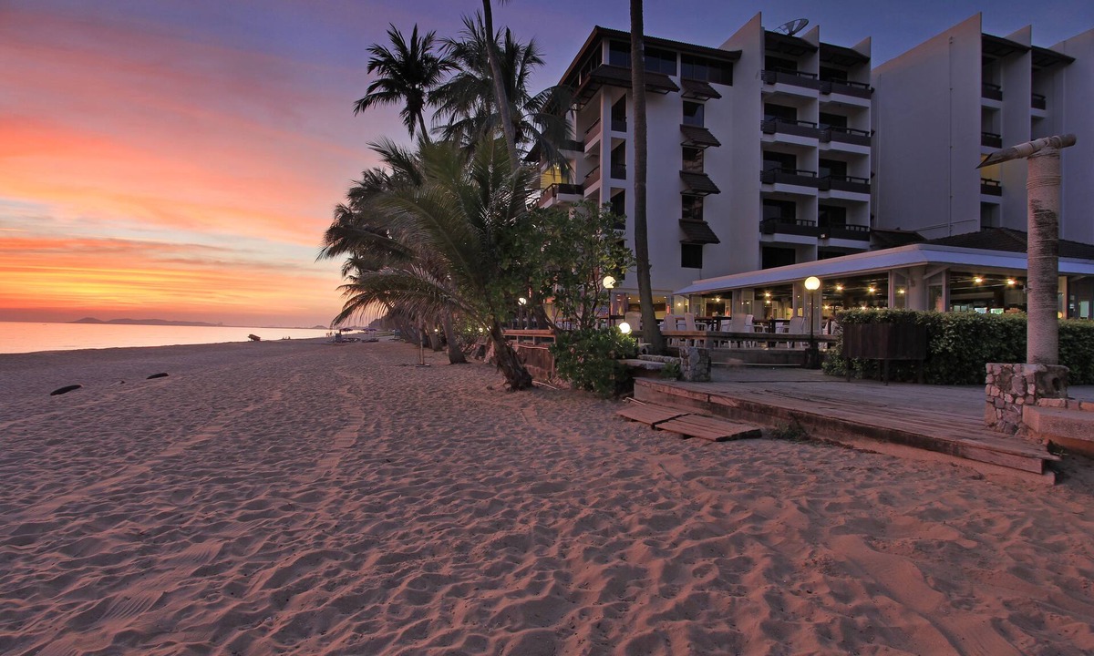 Chakphong Hotel | Rayong Chalet Resort