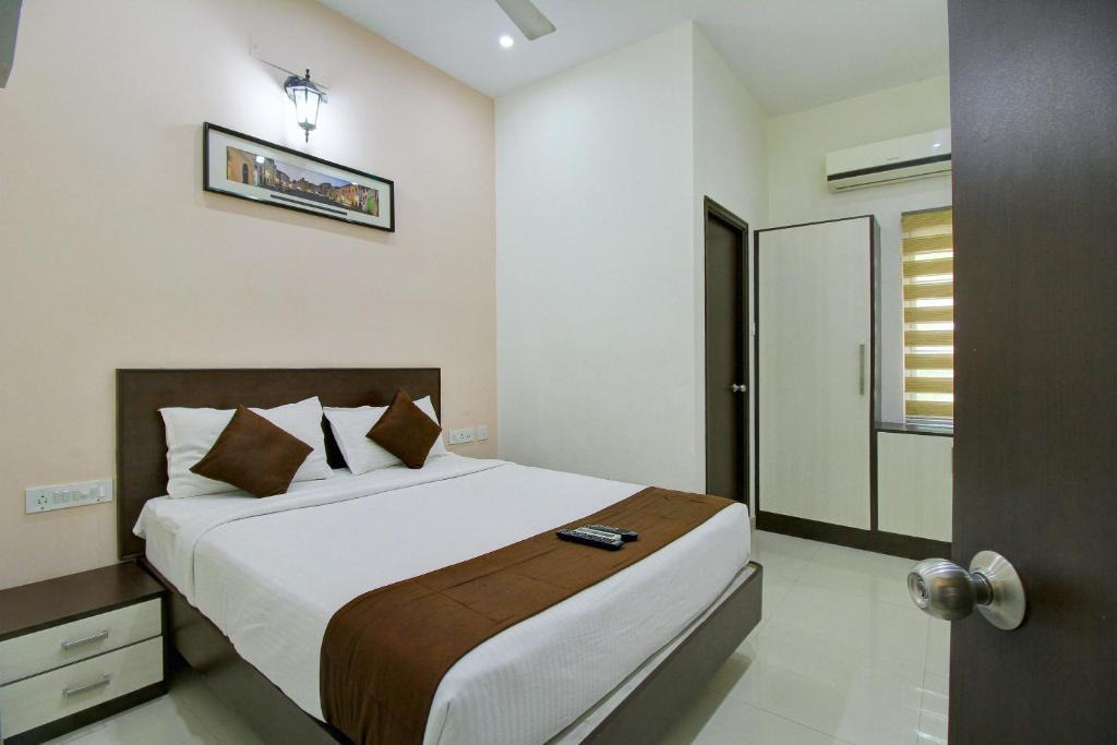 Pallavaram Hotel | RD Towers
