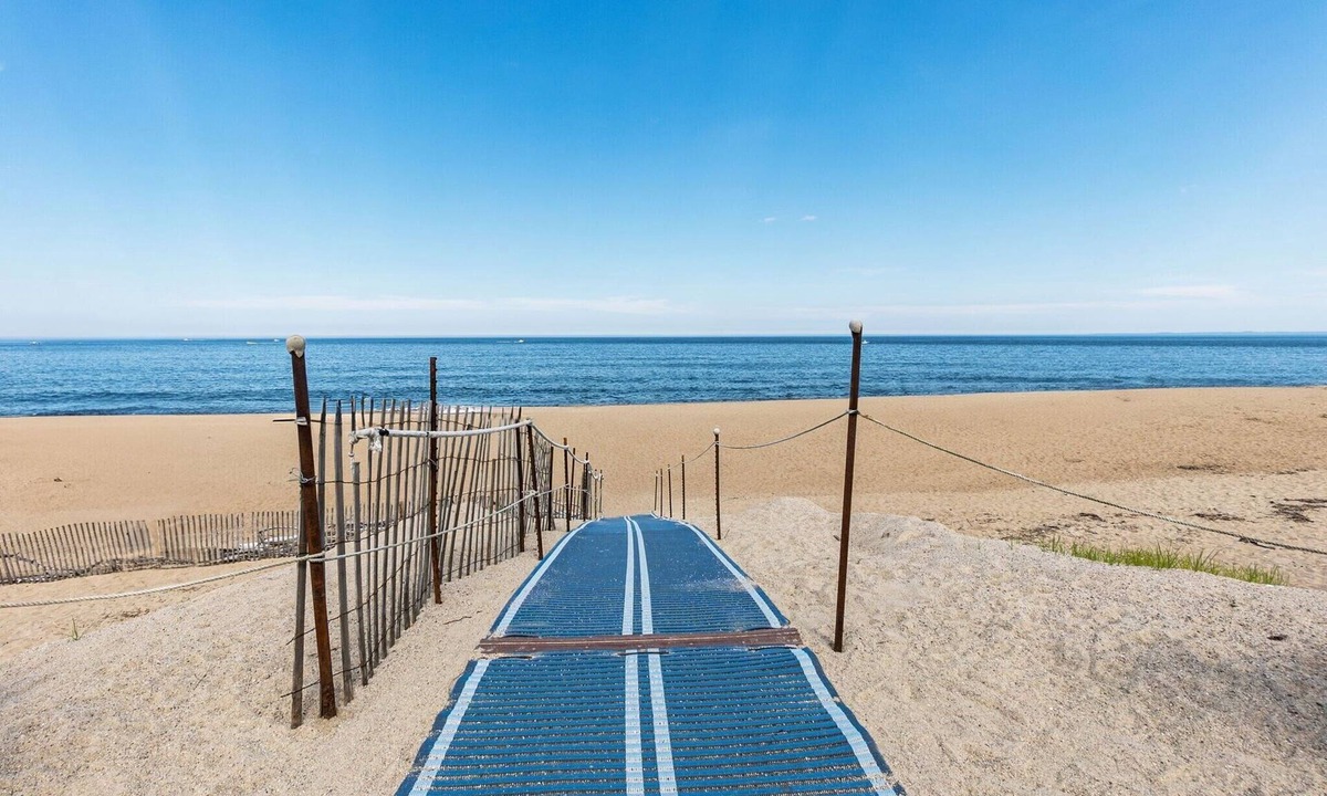 Newbury Cottage | Ready for Summer! Quiet Cozy Beach Escape waiting for you!