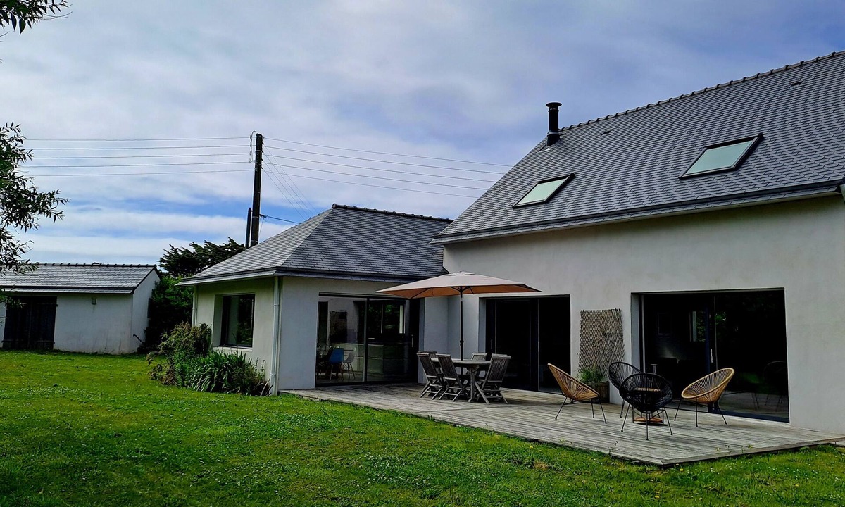 Landunvez House | Recent house, spacious, 4 min walk from Trémazan beach, sleeps 8