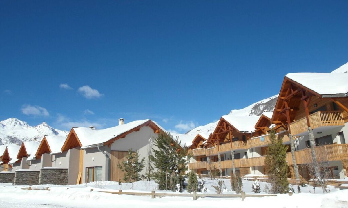 Monetier-les-Bains Apartment | Recent south-facing apartment with large balcony