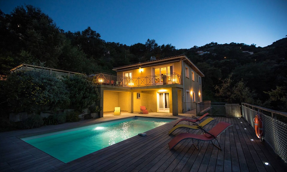 Cavalaire-sur-Mer Villa | RECENT STANDING VILLA 190 M2 NEW POOL, WIFI, NOT OVERLOOKED, 10 PEOPLE