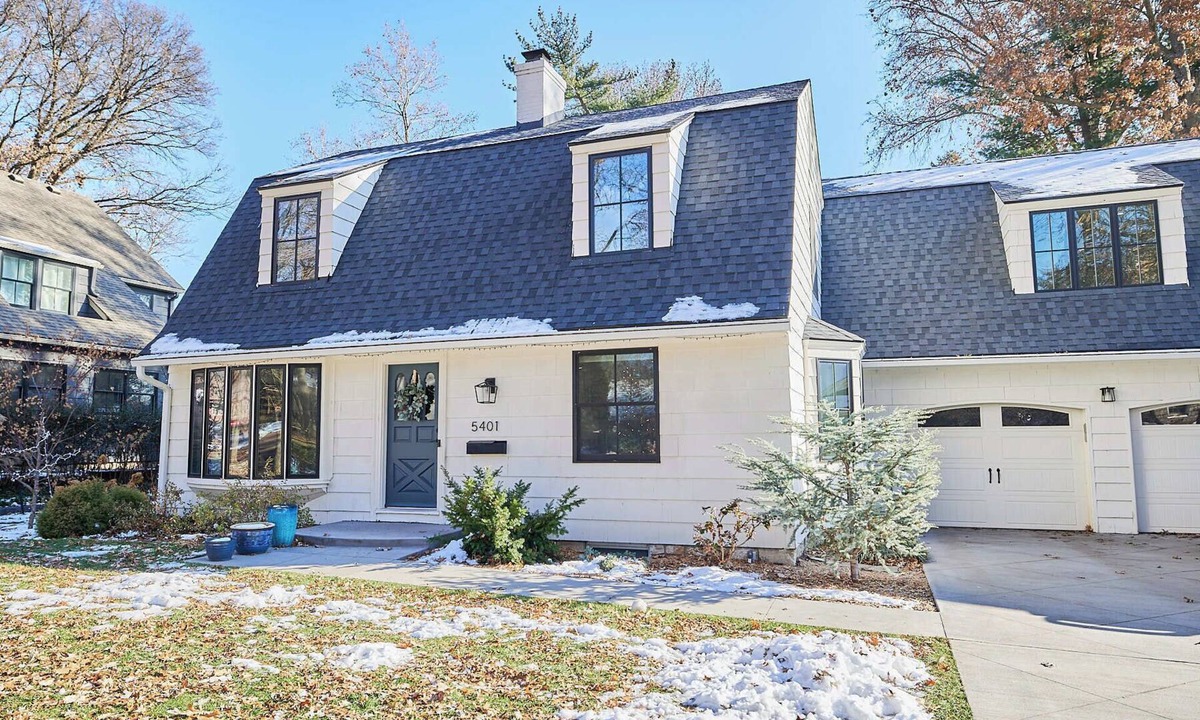 Westwood Hills House | Recently remodeled Kansas City home 2 miles to Country Club Plaza-World Cup 2026
