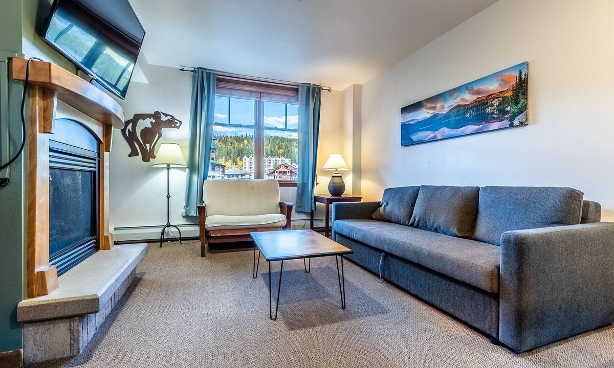 Winter Park Condo | Recently remodeled Ski in/Ski out condo right by New Gondola. Hot Tub access