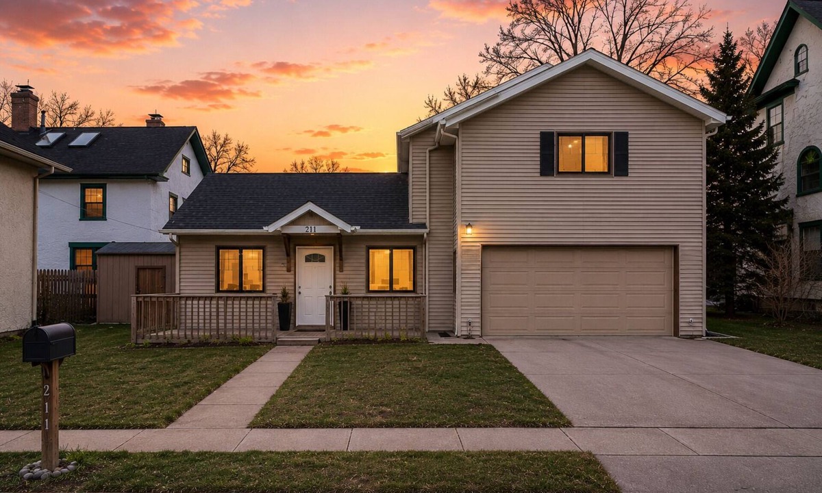 Bryn Mawr House | Recently Remodeled 2BR Near Downtown. Trail Access. 1st Pet Free Promotion.