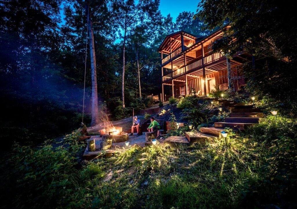 Blue Ridge Villa | Red Apple Mountaintop cabin hot tub, WiFi, Pet friendly, Fireplace, pit, BEST VIEWS