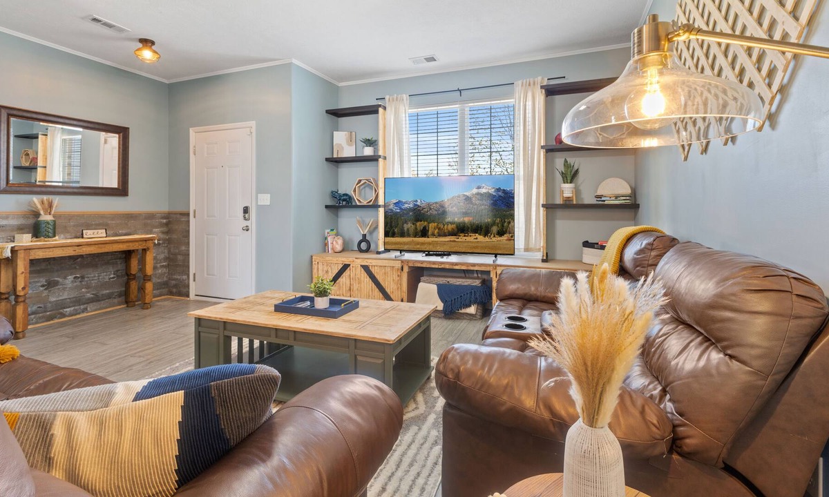 Jeffersonville House | Red Barn - Work-friendly w/ outdoor grill & patio