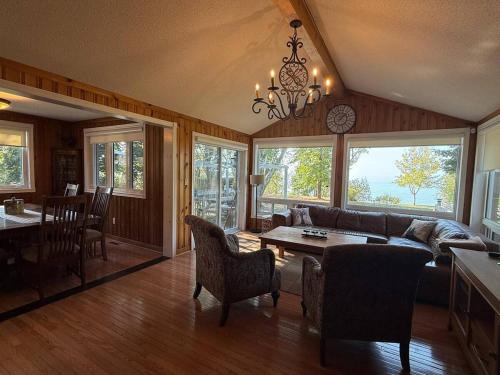 Ramara House | Red Brickhouse Lakefront Cottage