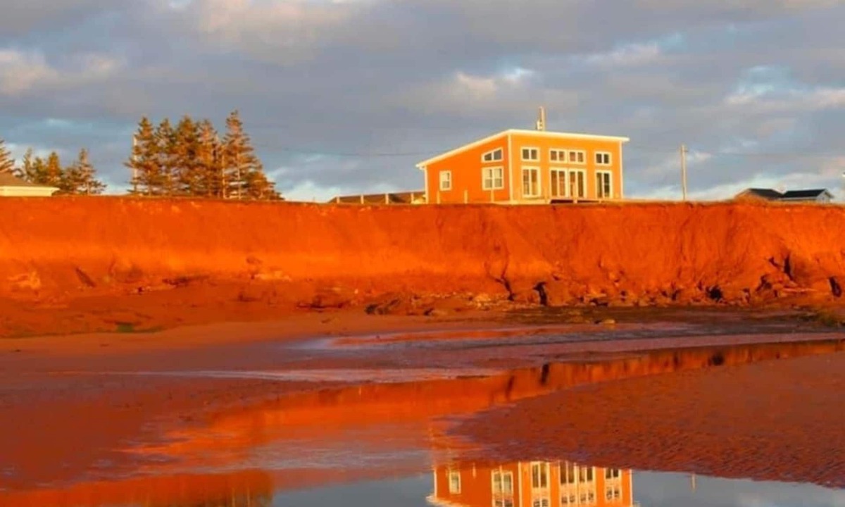 Chelton House | Red Cliff Escape with Beach Access