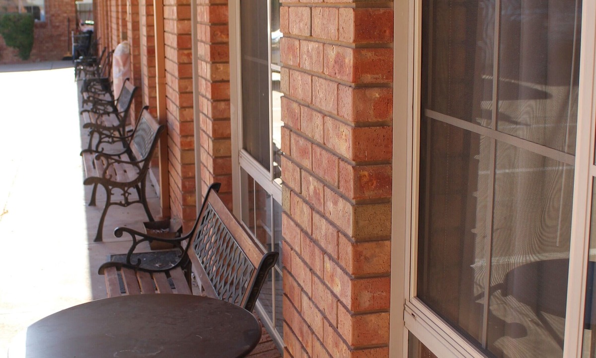Red Cliffs Hotel | Red Cliffs Colonial Motor Lodge