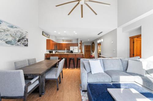 Keystone Villa | Red Hawk Townhome #2349