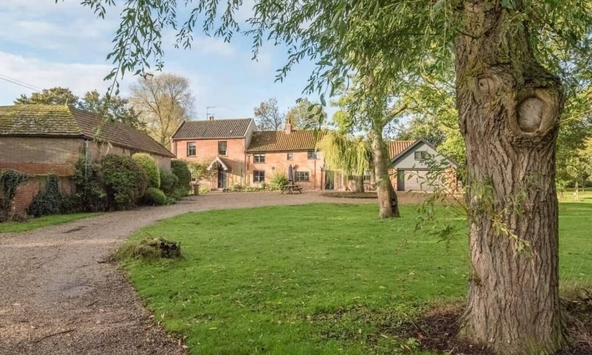 Saxmundham House | Red House Farm, East Green near Saxmundham