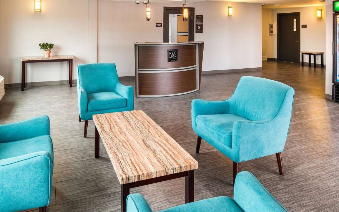 Northwest Everett Hotel | Red Lion Inn & Suites Everett