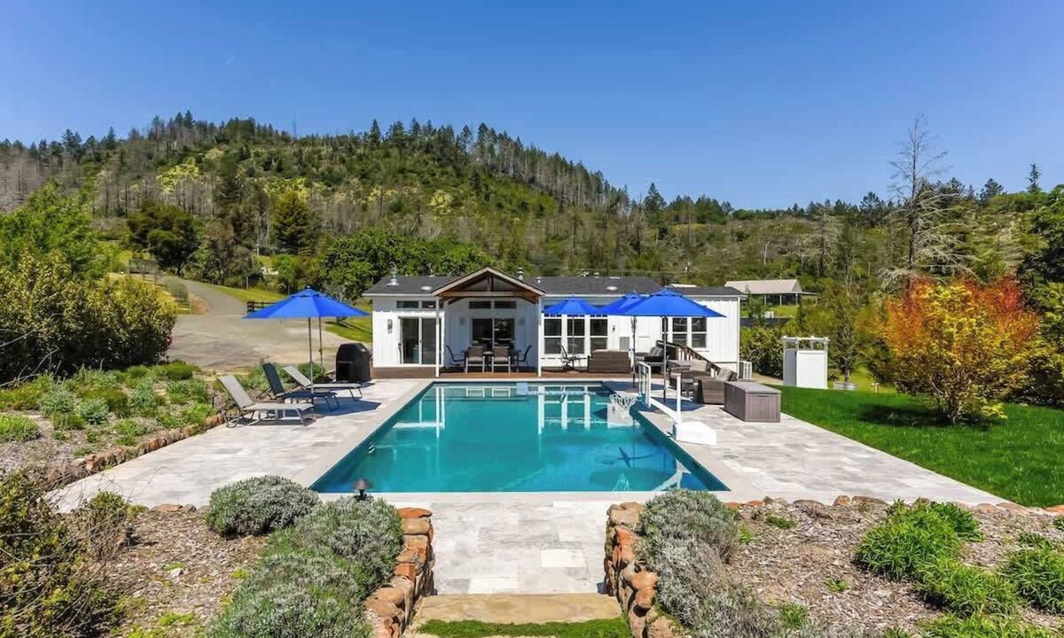 Kenwood House | Red Pepper Retreat-heated pool + hiking trails