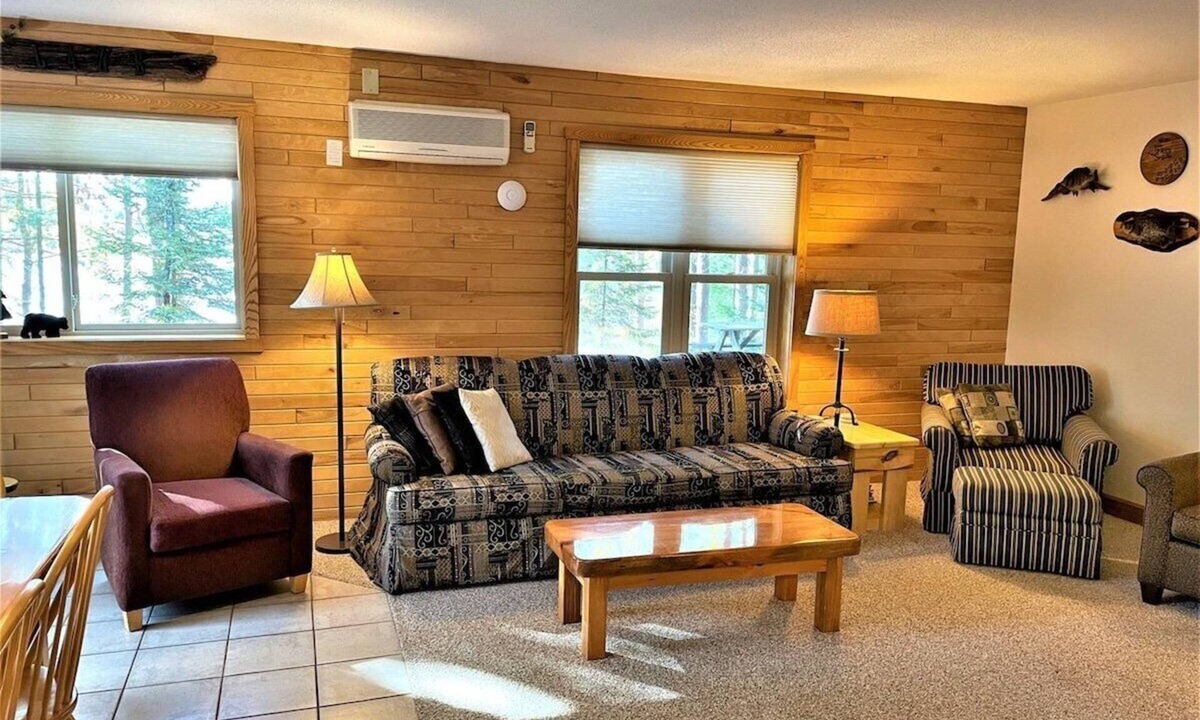 Phillips Condo | Red Pines - Elk Lake Condo #1