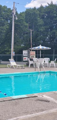 Catskill Hotel | Red Ranch Inn