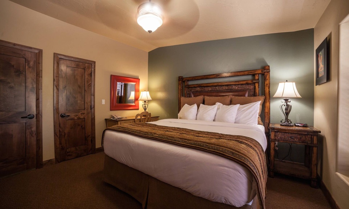 Zion National Park South Entrance Hotel | Red Rock Basecamp | 1 Unit | 0.7 Miles to Zion Nature Center and Main Shuttle Hu