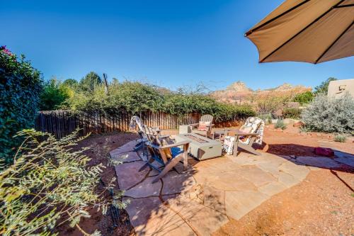West Sedona House | Red Rock Mtn View & Fire Pit: Central Sedona Home!