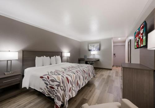 Madisonville Hotel | Red Roof Inn Madisonville