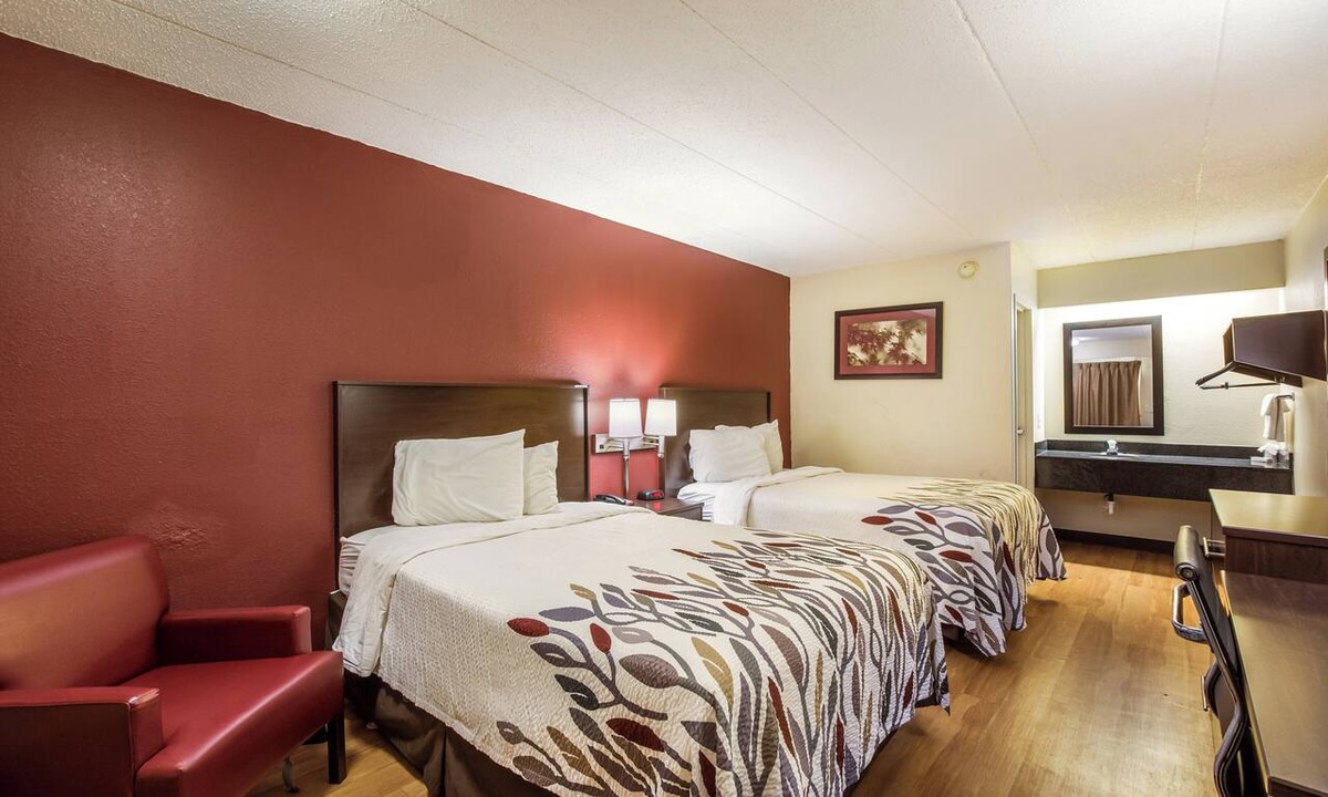 Saginaw Hotel | Red Roof Inn Saginaw - Frankenmuth
