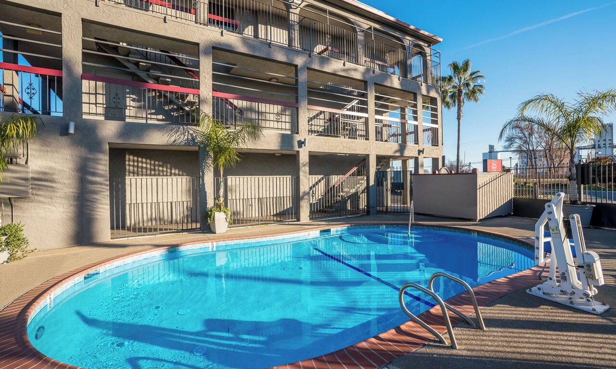 Stockton Hotel | Red Roof Inn Stockton