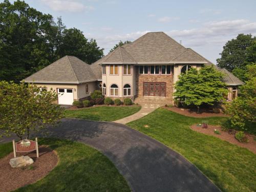 The Woods House | Redbud Keep - Unique Features, Movie Set Decor, Grill, Wifi, Family Friendly, Hiking, Billiard Table, Movie Theater Room, Fireplace, Golfing, View, 2 King Beds