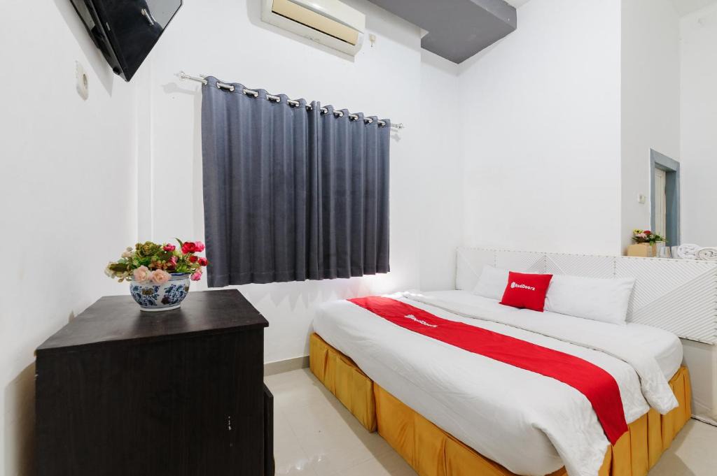 Palembang House | RedDoorz at Wisma Geka Kenten