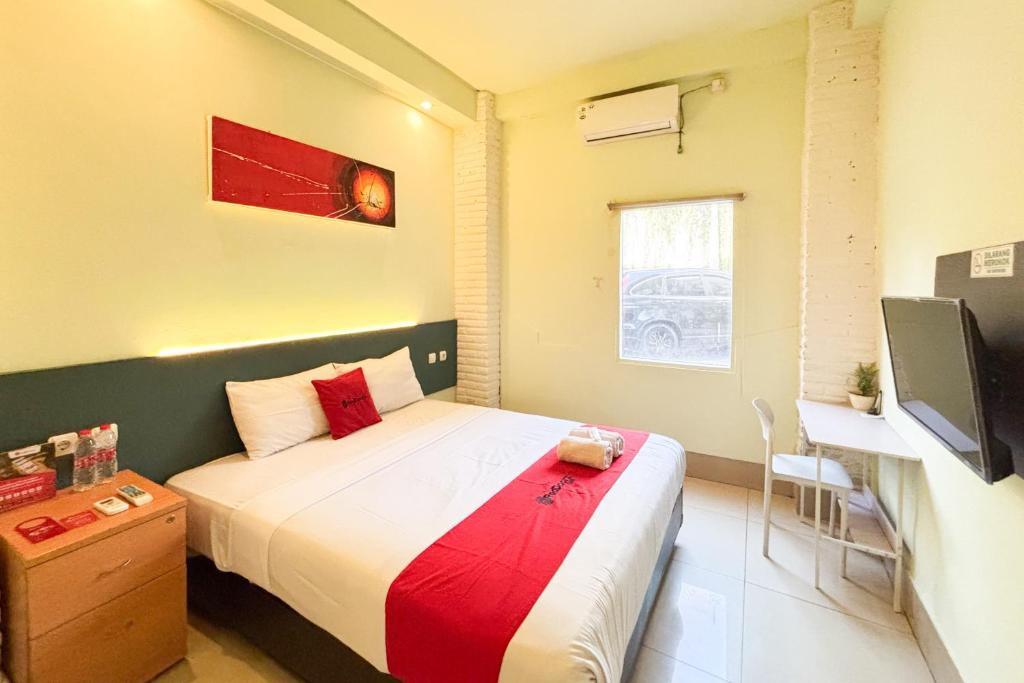 Madiun House | RedDoorz near Alun Alun Madiun
