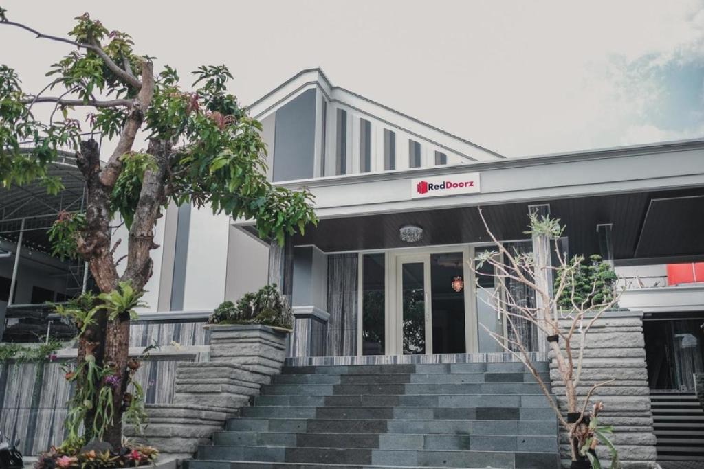 Bandar Lampung House | RedDoorz Plus @ Jalan Dr. Cipto Mangunkusumo Lampung