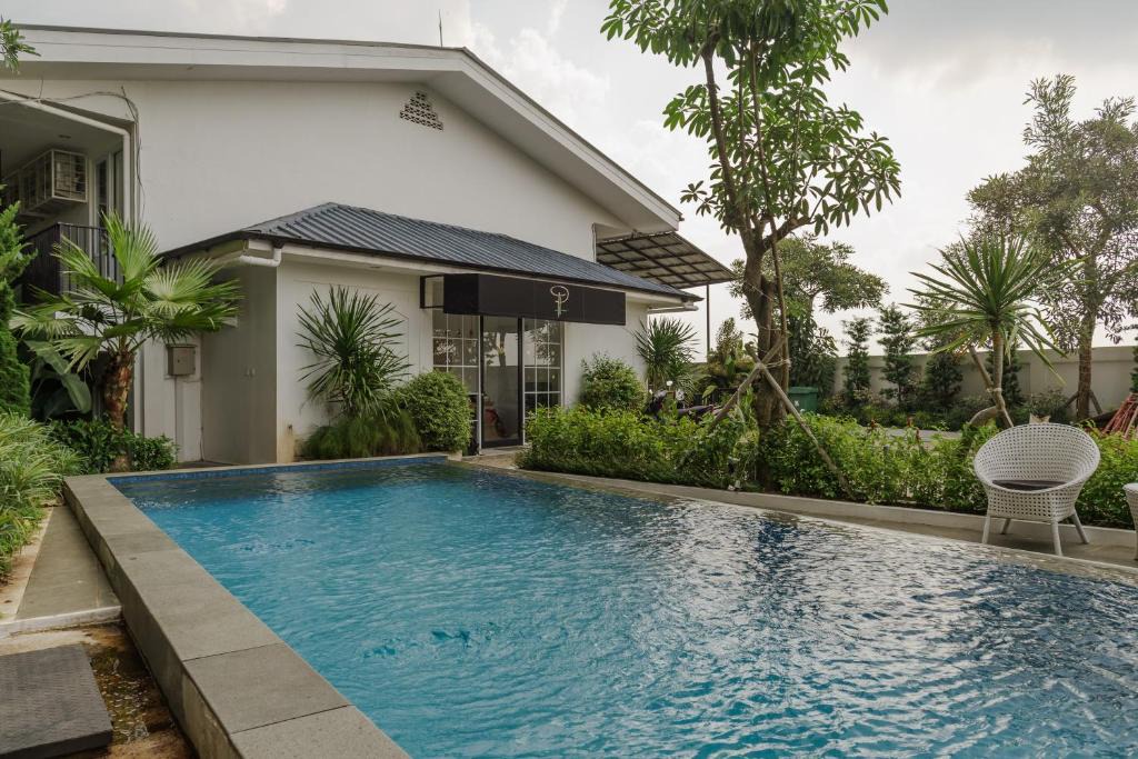Pancawati House | RedDoorz Plus near Exit Toll Puncak 2