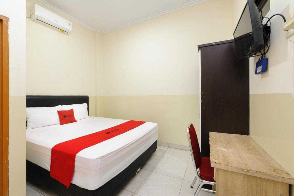 Jakarta Hotel | RedDoorz Syariah @ Jatinegara