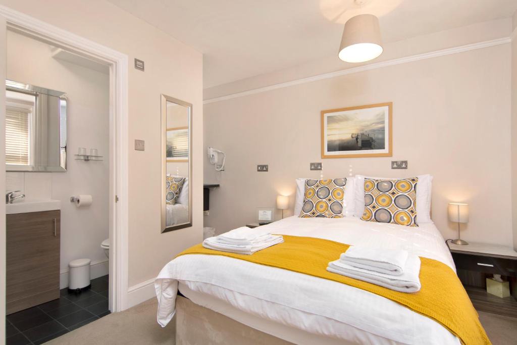 Salisbury House | Redhouse