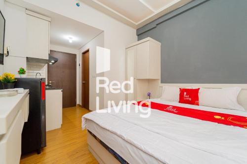 Bekasi Timur Hotel | RedLiving Apartemen Transpark Juanda - Icha Rooms Tower Jade with Netflix