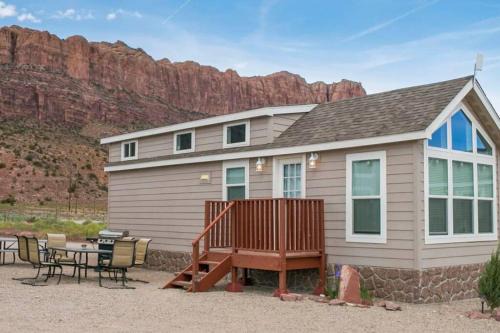 Moab South Valley House | Redrock Moab Tiny House w Loft Site 7